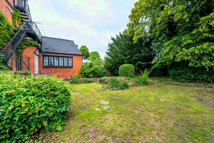 2 Bedroom Flat To Rent In Arterberry Road, Wimbledon, London, SW20