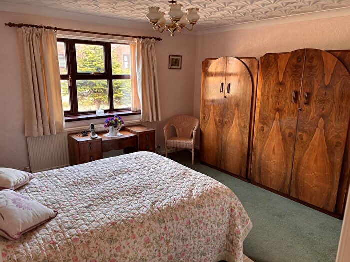 2 Bedroom Detached Bungalow For Sale In Andrews Place, Hunstanton, PE36