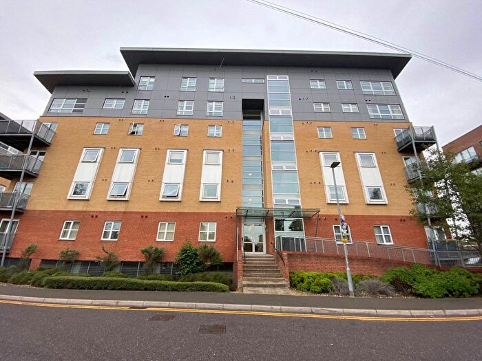 2 Bedroom Flat To Rent In Odette Court, Borehamwood, WD6