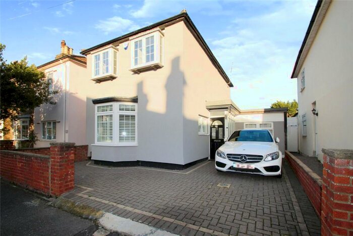 3 Bedroom Detached House To Rent In Carlisle Road, Romford, RM1
