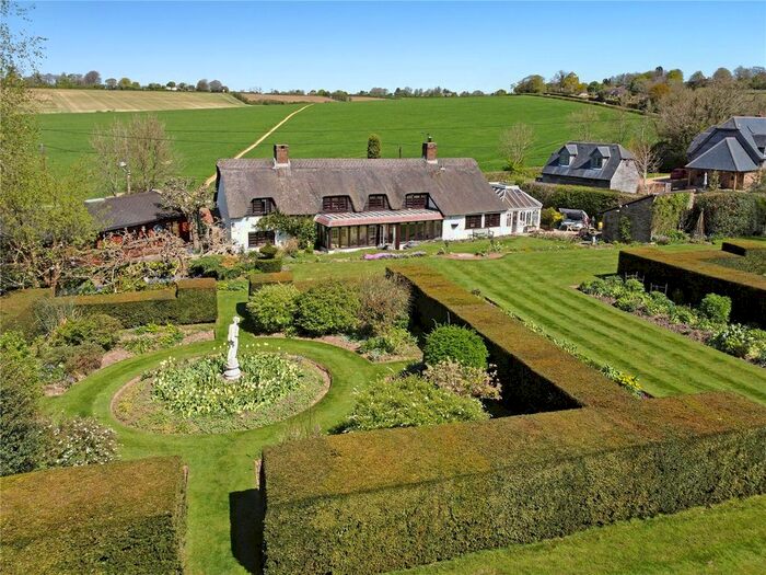 4 Bedroom Detached House For Sale In Bighton Road, Medstead, Alton, Hampshire, GU34