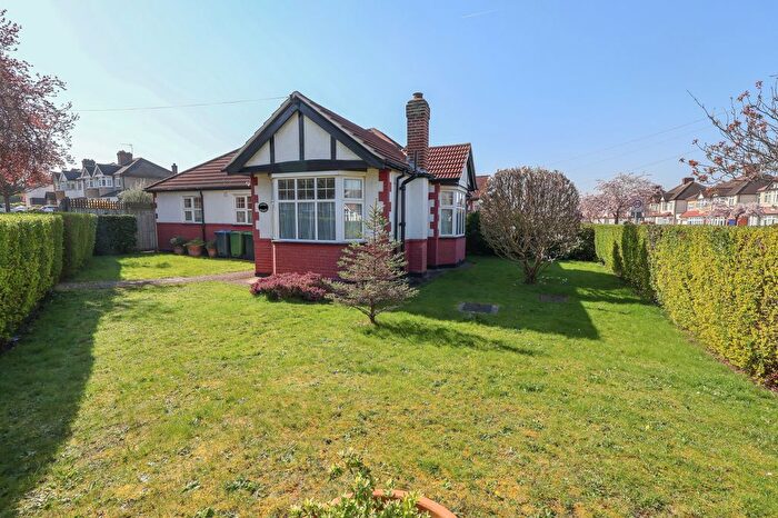 3 Bedroom Detached Bungalow For Sale In Grand Avenue, Surbiton, KT5