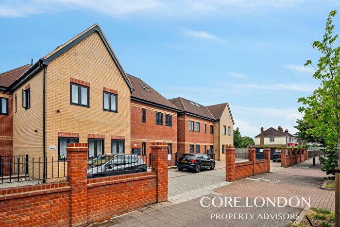 3 Bedroom Flat To Rent In Gunnersbury Avenue, London, W5