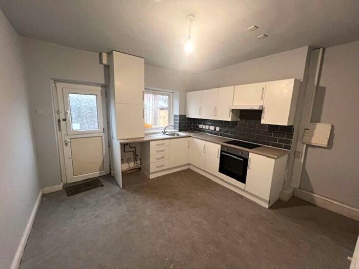 3 Bedroom Terraced House To Rent In Station Road, Barnsley, S70