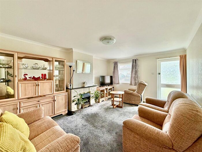 2 Bedroom Detached Bungalow For Sale In Turnchapel, Plymouth, PL9
