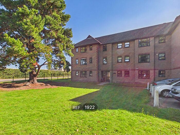 2 Bedroom Flat To Rent In , Hanbury Gardens, Colchester, CO4