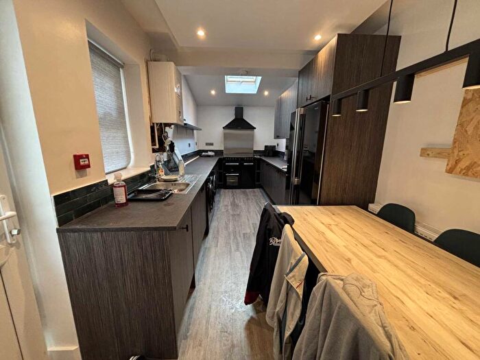 6 Bedroom Terraced House To Rent In Westbourne Road, Manchester, M14