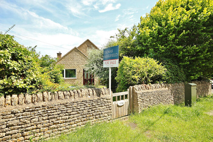 2 Bedroom Detached Bungalow For Sale In Wroslyn Road, Freeland, OX29