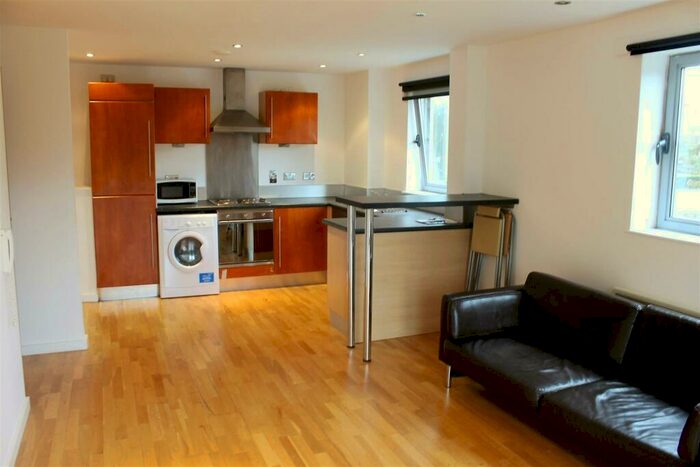 2 Bedroom Apartment To Rent In Bonaire, Gotts Road, Leeds, LS12