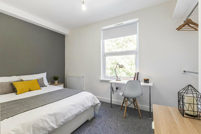6 Bedroom House To Rent In Westfield Road, Leeds, LS3