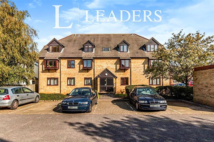 2 Bedroom Apartment For Sale In Bond Road, Surbiton, KT6