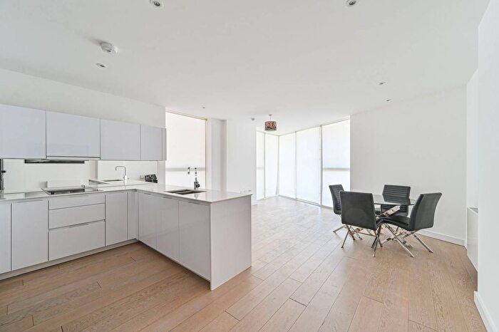 2 Bedroom Flat To Rent In River Gardens Walk, Greenwich, London, SE10