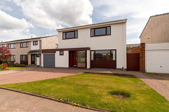 4 Bedroom House For Sale In Marchbank Gardens, Balerno, EH14