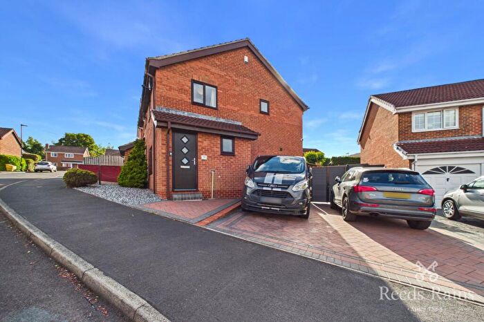 3 Bedroom Semi-Detached House For Sale In Darfield Avenue, Owlthorpe, Sheffield, S20