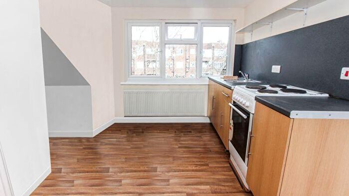 Studio To Rent In Cranbrook Park, Wood Green (Inclusive All Bills), N22