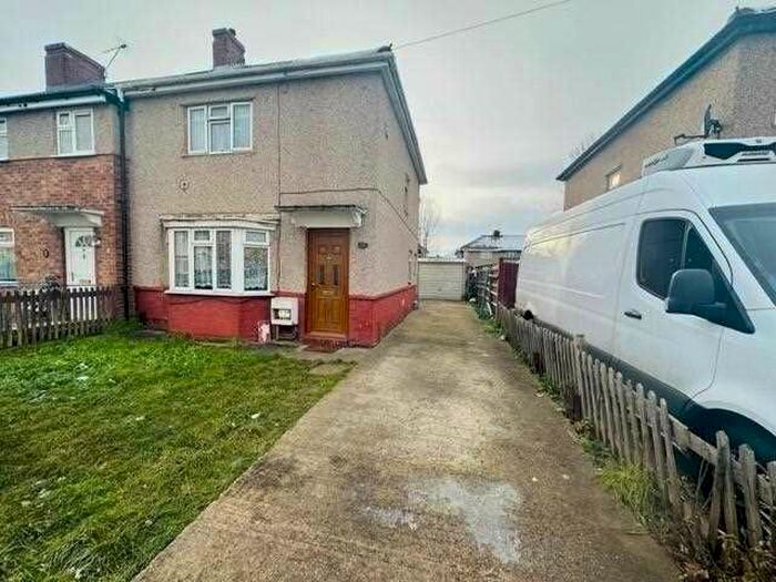 3 Bedroom Semi Detached House For Sale In Maple Crescent, Slough, SL2