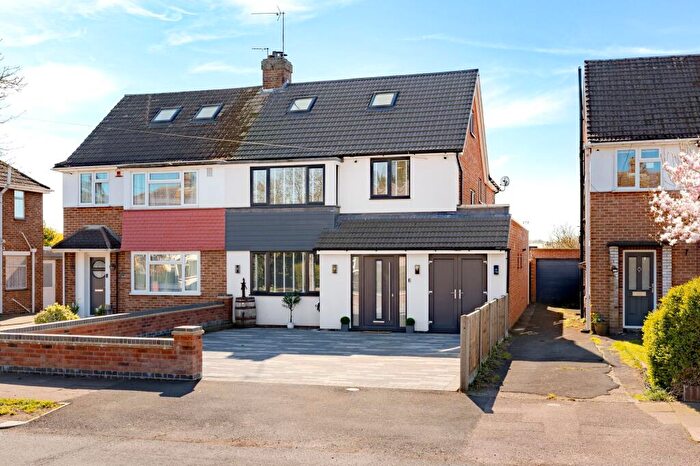 5 Bedroom Semi Detached House For Sale In Aylesbury Road, Bedford, MK41