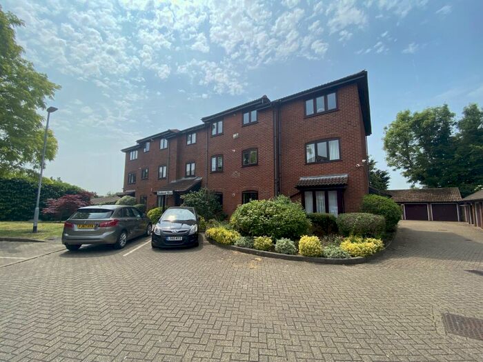 2 Bedroom Flat To Rent In Goodwood Close, Stanmore, HA7