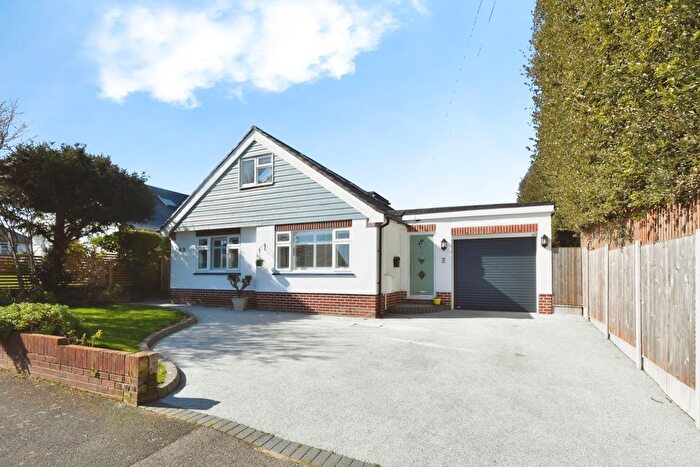 4 Bedroom Detached Bungalow For Sale In Kings Avenue, Broadstairs, Kent, CT10