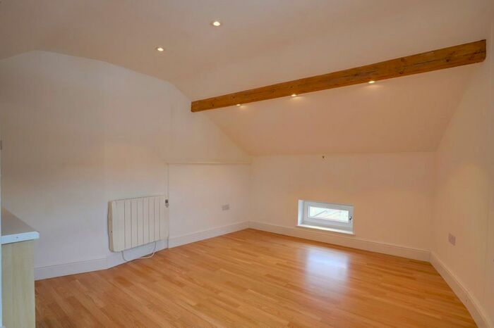 1 Bedroom Maisonette To Rent In Regent Street, Dawlish, EX7