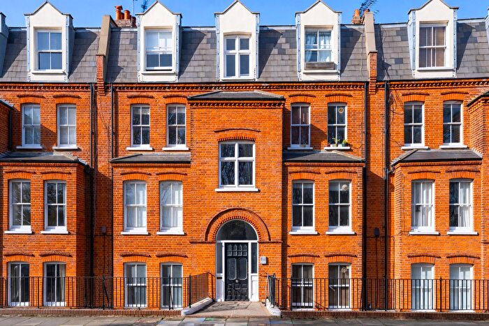 2 Bedroom Flat For Sale In Mark Mansions, Westville Road, London, W12