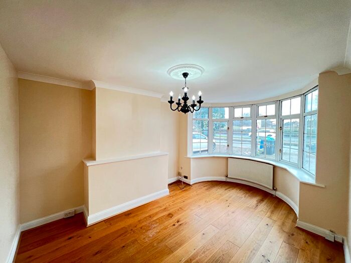 4 Bedroom Terraced House To Rent In Great Cambridge Road, Enfield, EN1