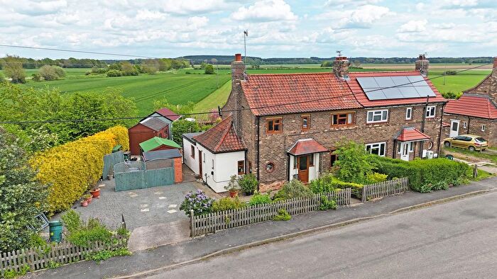 2 Bedroom Semi-Detached House For Sale In High Street, East Ferry, DN21