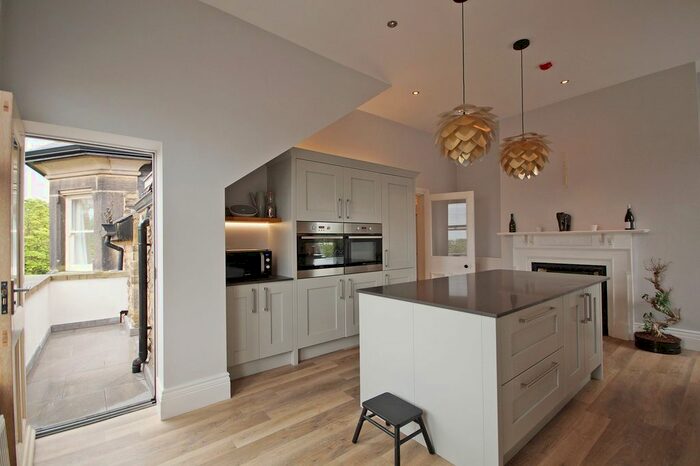 2 Bedroom Flat To Rent In Park Avenue, Harrogate, HG2