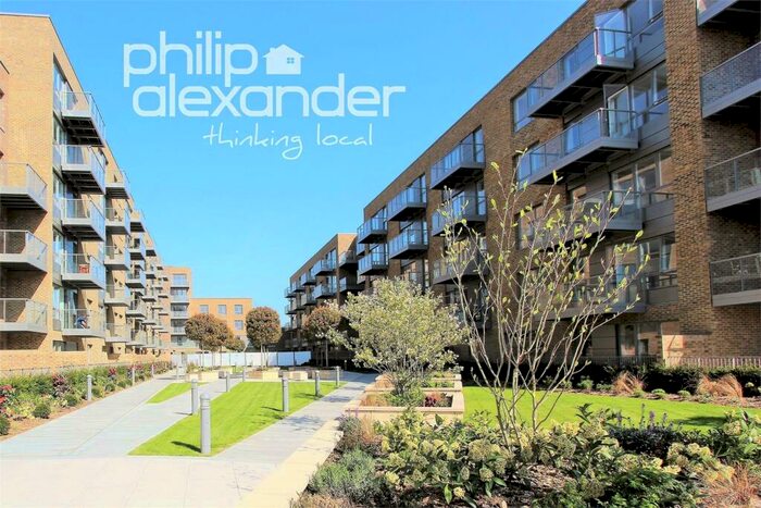 2 Bedroom Apartment To Rent In Lang Court, Smithfield Square, Hornsey, N8