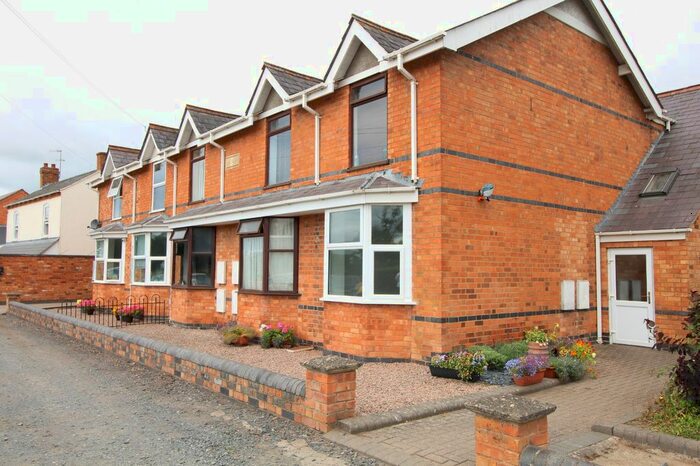 1 Bedroom Flat To Rent In Park Lane, Hallow, Worcester, WR2