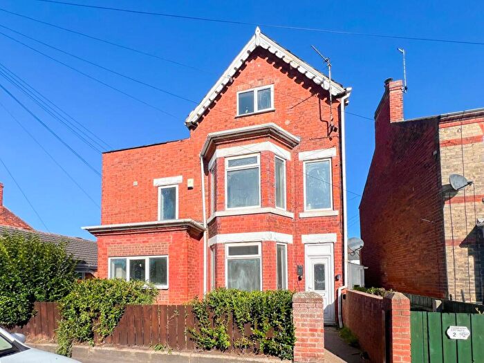 2 Bedroom Terraced House To Rent In Princes Avenue, Withernsea, HU19