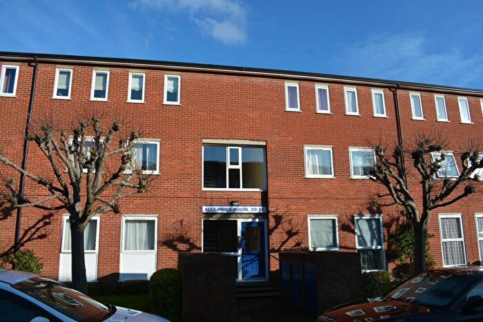 2 Bedroom Flat To Rent In Mikern Close, Bletchley, Milton Keynes, MK2