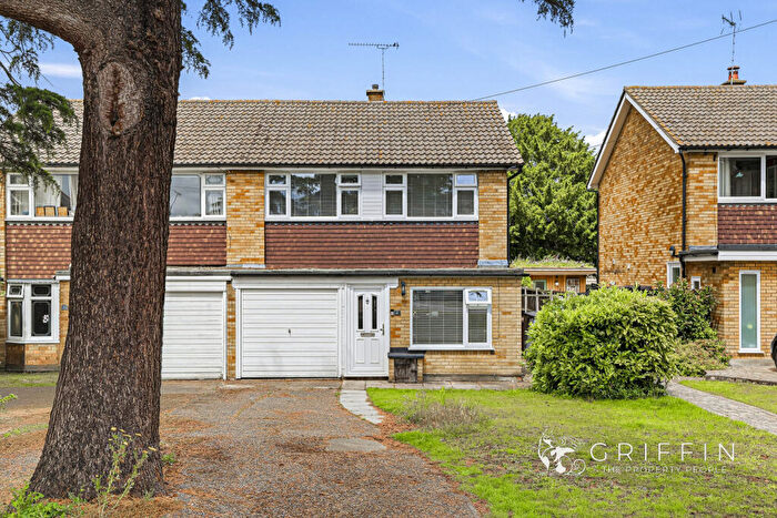 3 Bedroom Semi-Detached House For Sale In St. Giles Close, Orsett, Grays, RM16