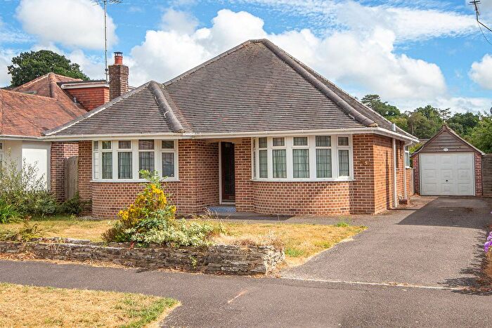 2 Bedroom Detached Bungalow For Sale In Ashdene Road, Ashurst, SO40