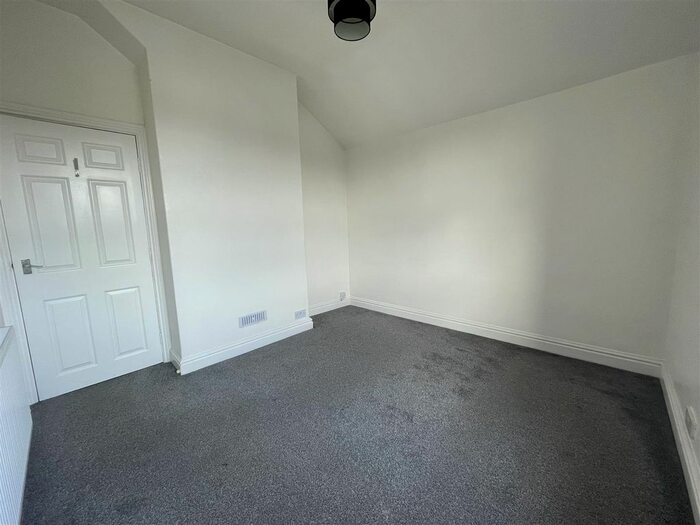 2 Bedroom Flat To Rent In Llandaff Road, Pontcanna, Cardiff, CF11