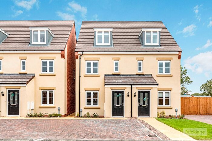 3 Bedroom Semi-Detached House To Rent In Wheatfields, Chatteris, PE16