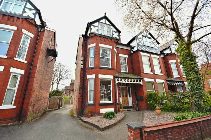 2 Bedroom Flat To Rent In Brownsville Road, Heaton Moor, Stockport, SK4