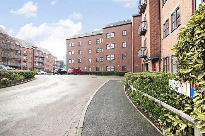 2 Bedroom Flat To Rent In Turlow Court, Leeds, West Yorkshire, LS9