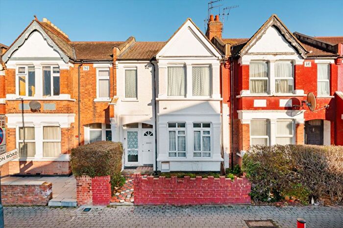 3 Bedroom Flat For Sale In Drayton Road, Willesden, NW10
