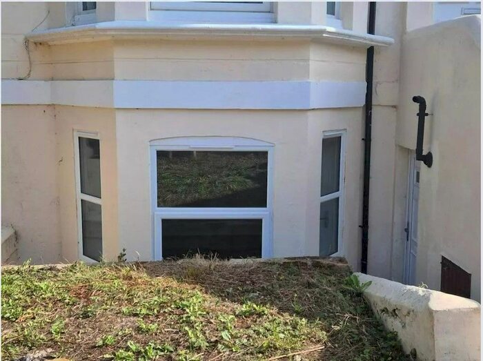 1 Bedroom Flat To Rent In Stockleigh Road, St Leonards Road, TN38