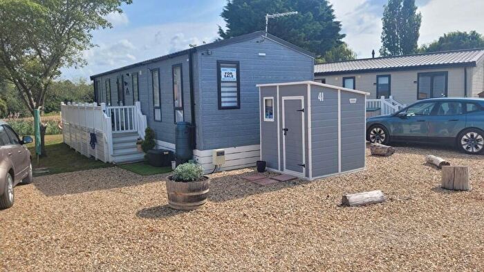 2 Bedroom Mobile Home For Sale In Bedford Bank, Welney, Wisbech, Cambridgeshire, PE14