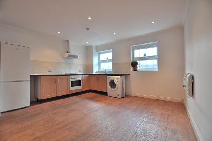 1 Bedroom Flat To Rent In Kingsland Road, London, E2