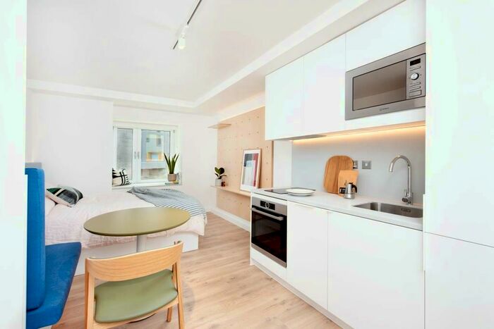 Studio To Rent In Walnut Tree Close, Guildford, Surrey, GU1