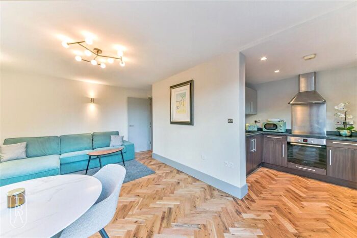 1 Bedroom Apartment To Rent In Quaker Street, London, E1