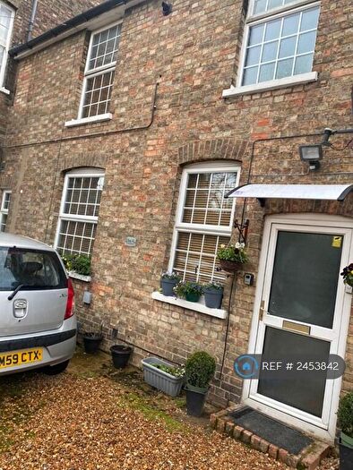 1 Bedroom Maisonette To Rent In Woburn Road, Bedford, MK40