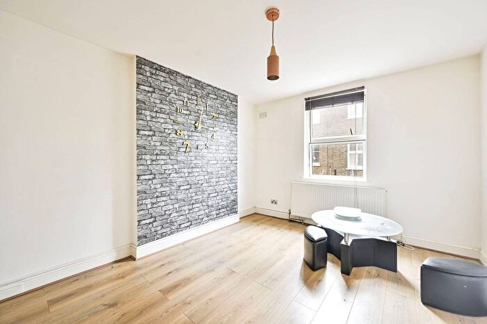 2 Bedroom Flat To Rent In Fermoy Road, Westbourne Park, London, W9