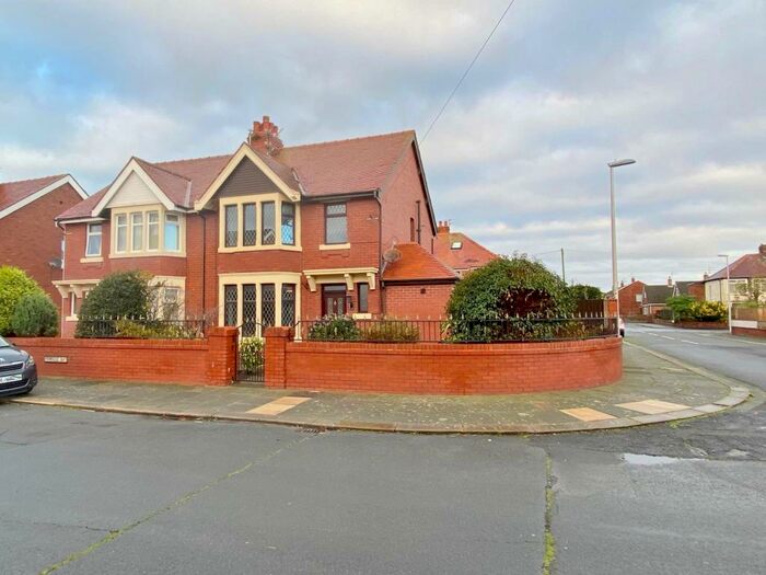 3 Bedroom Semi-Detached House To Rent In Primrose Avenue, Blackpool, FY4