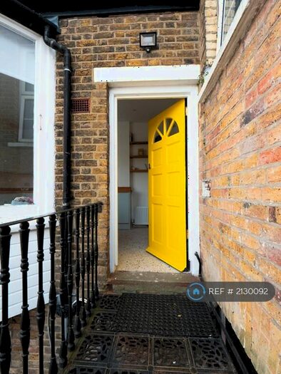 2 Bedroom Maisonette To Rent In Queens Road, Buckhurst Hill, IG9