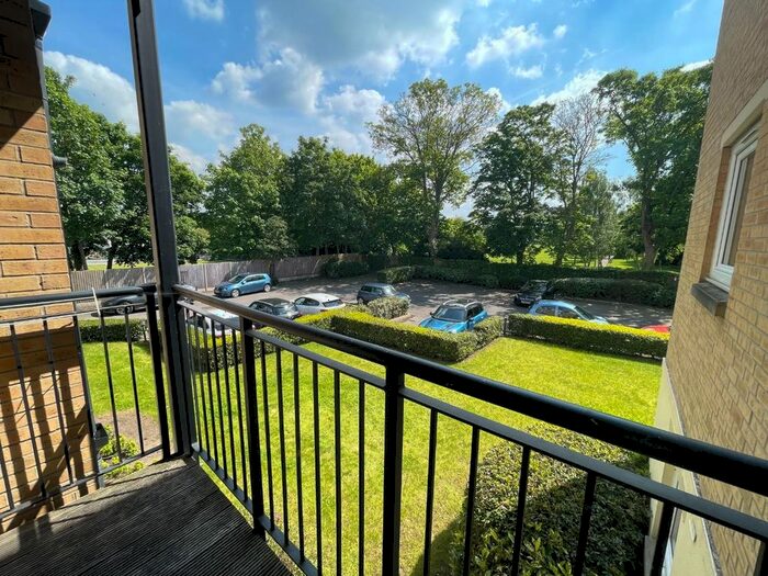 2 Bedroom Flat To Rent In Worton Road, Isleworth, TW7