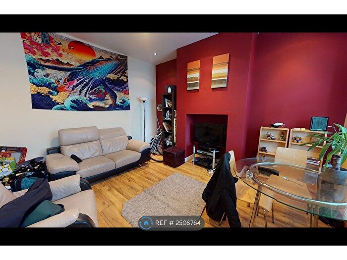 3 Bedroom Terraced House To Rent In Victoria Road, Kirkstall, Leeds, LS5